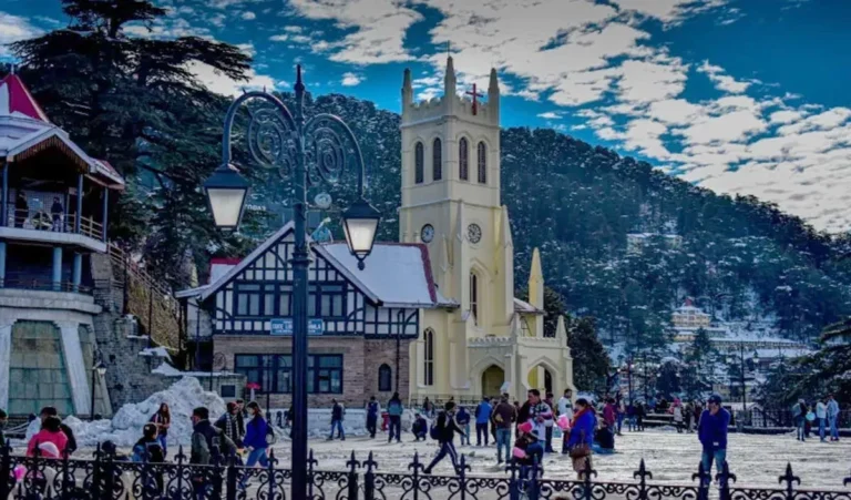 Book Delhi to Shimla Force Urbania