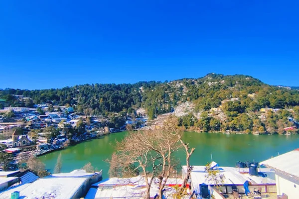 Delhi to Nainital Force Urbania